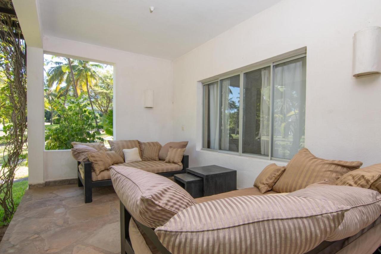 The Lawford Hotell Malindi Exteriör bild